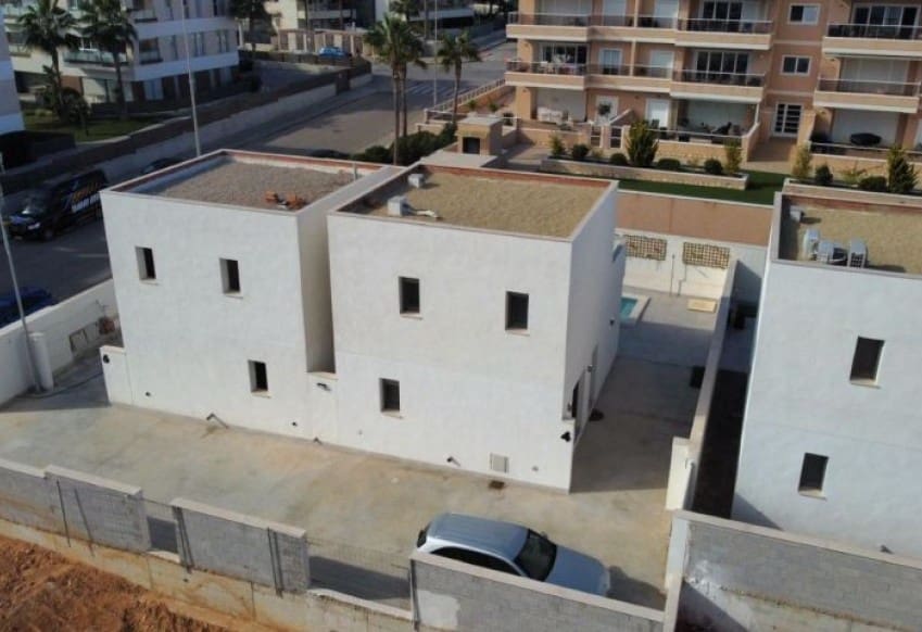 3 bedroom Villa for sale in Orihuela Costa with pool - € 439,900 (Ref: 9610281)