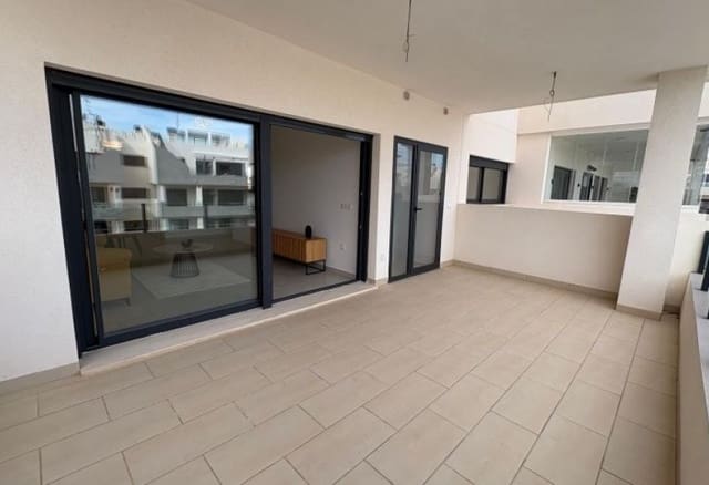 2 slaapkamer Appartement te koop in Villamartin, Orihuela met zwembad - € 287.000 (Ref: 9610283)