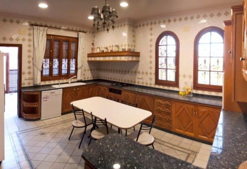 5 makuuhuone Huvila myytävänä paikassa Orihuela Costa mukana uima-altaan - 3 200 000 € (Ref: 9610285)