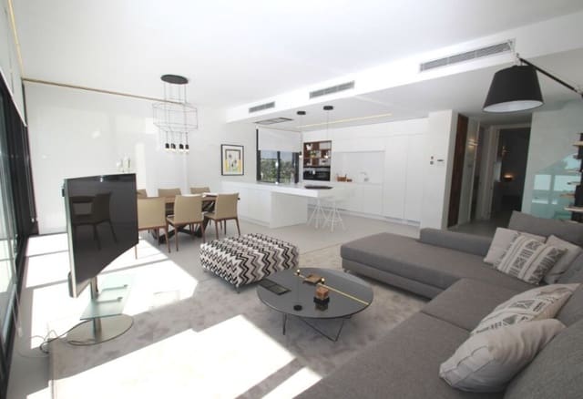 4 soveværelse Villa til salg i San Miguel de Salinas med swimmingpool - € 630.000 (Ref: 9610286)