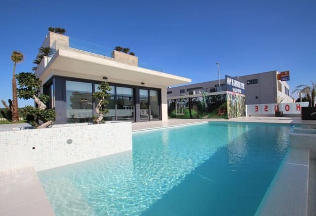 4 soveværelse Villa til salg i San Miguel de Salinas med swimmingpool - € 630.000 (Ref: 9610286)