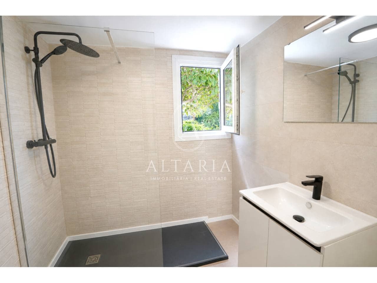 5 soveværelse Villa til salg i Sant Feliu de Guixols med swimmingpool garage - € 560.000 (Ref: 10004963)