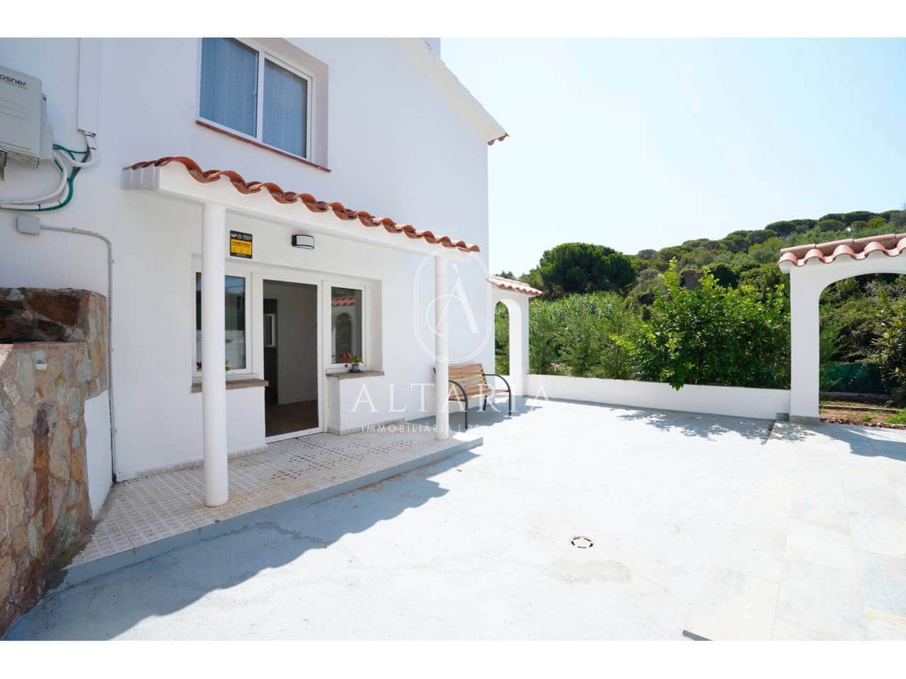 5 soveværelse Villa til salg i Sant Feliu de Guixols med swimmingpool garage - € 560.000 (Ref: 10004963)