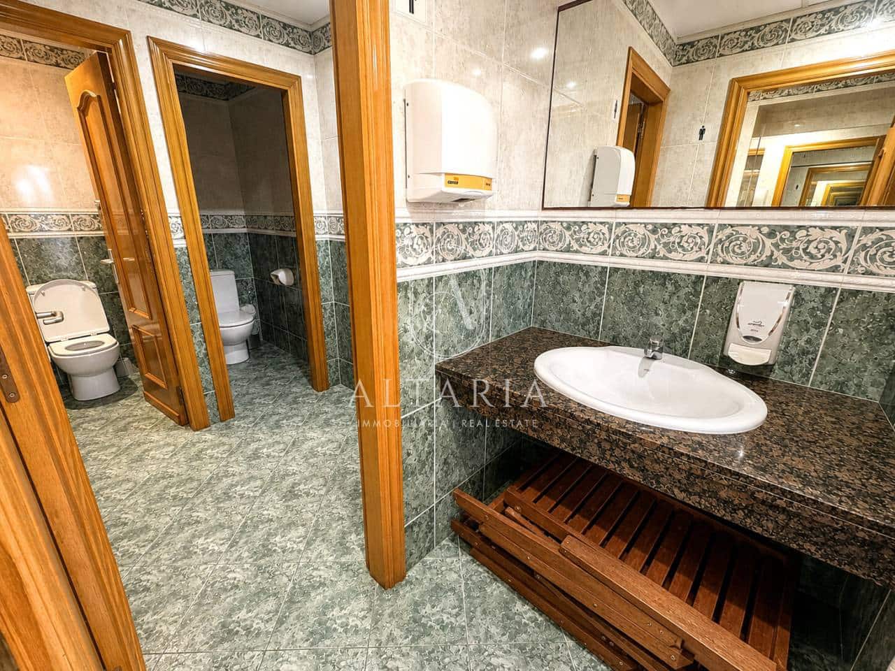 Local Comercial de 3 habitaciones en Malgrat de Mar en venta con garaje - 255.000 € (Ref: 10027697)