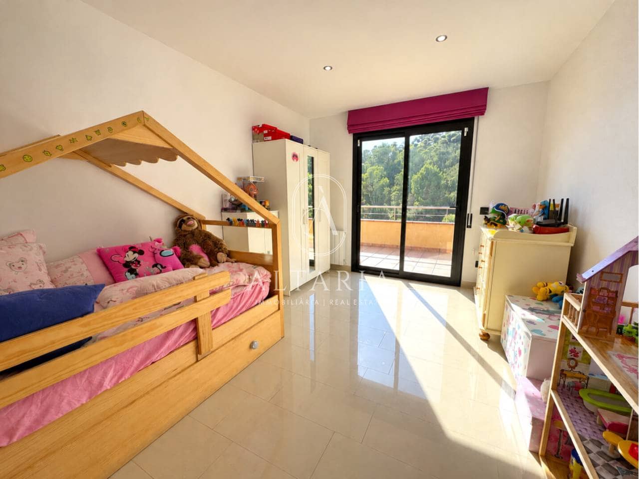 4 sypialnia Willa na sprzedaż w Santa Susanna z garażem - 449 000 € (Ref: 10077352)