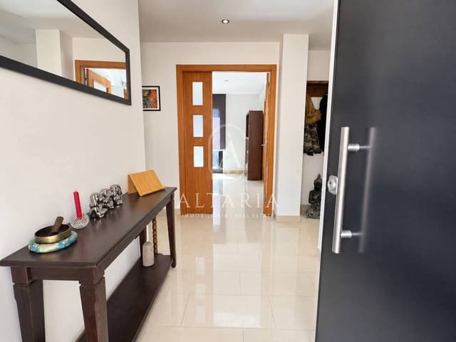 4 sypialnia Willa na sprzedaż w Santa Susanna z garażem - 449 000 € (Ref: 10077352)