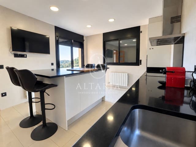 4 sypialnia Willa na sprzedaż w Santa Susanna z garażem - 449 000 € (Ref: 10077352)
