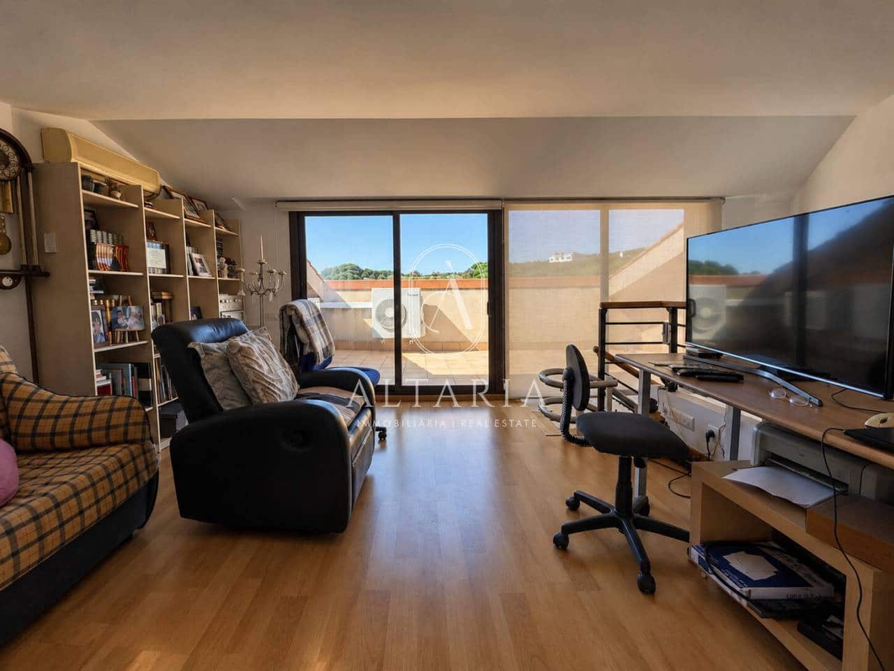 4 bedroom Semi-detached Villa for sale in Arenys de Mar with pool garage - € 648,000 (Ref: 10110464)