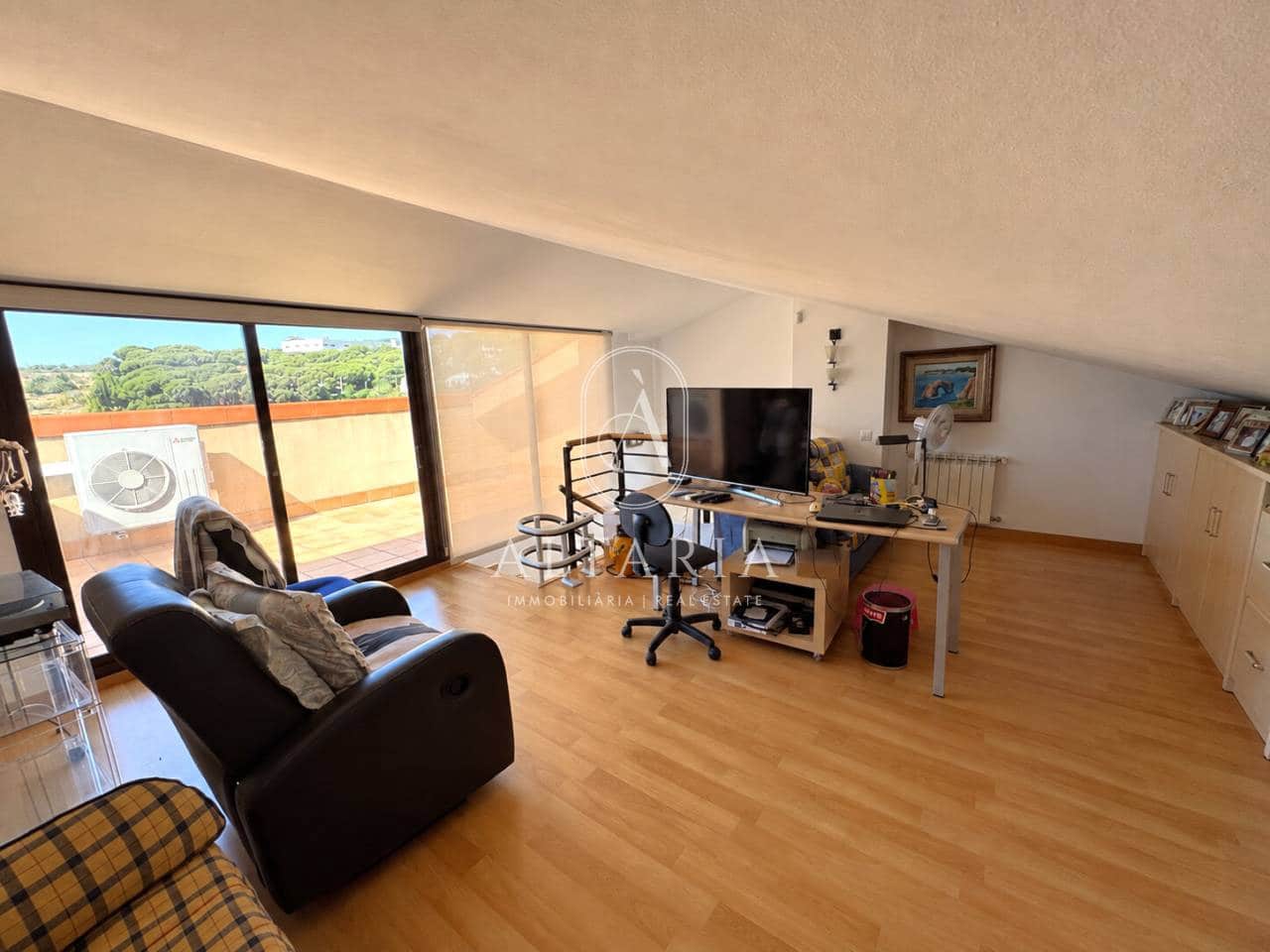 4 bedroom Semi-detached Villa for sale in Arenys de Mar with pool garage - € 648,000 (Ref: 10110464)