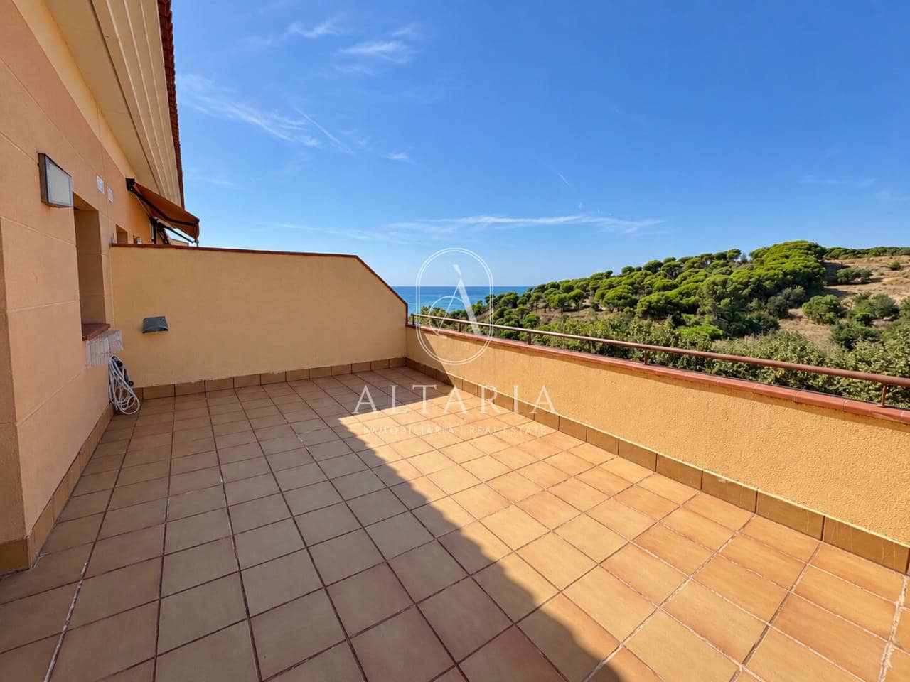 4 bedroom Semi-detached Villa for sale in Arenys de Mar with pool garage - € 648,000 (Ref: 10110464)