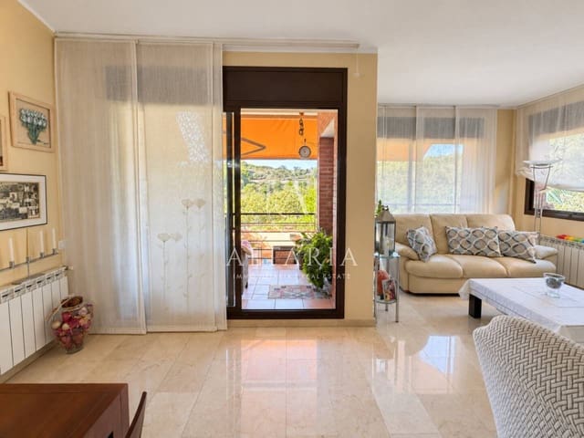 4 bedroom Semi-detached Villa for sale in Arenys de Mar with pool garage - € 648,000 (Ref: 10110464)