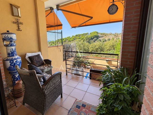 4 bedroom Semi-detached Villa for sale in Arenys de Mar with pool garage - € 648,000 (Ref: 10110464)