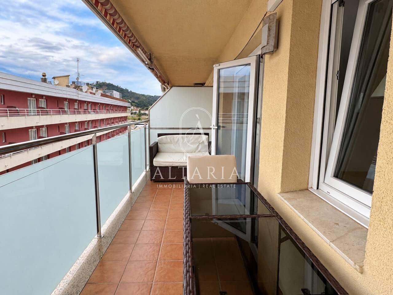 2 slaapkamer Flat te koop in Santa Susanna met zwembad garage - € 199.000 (Ref: 10132678)