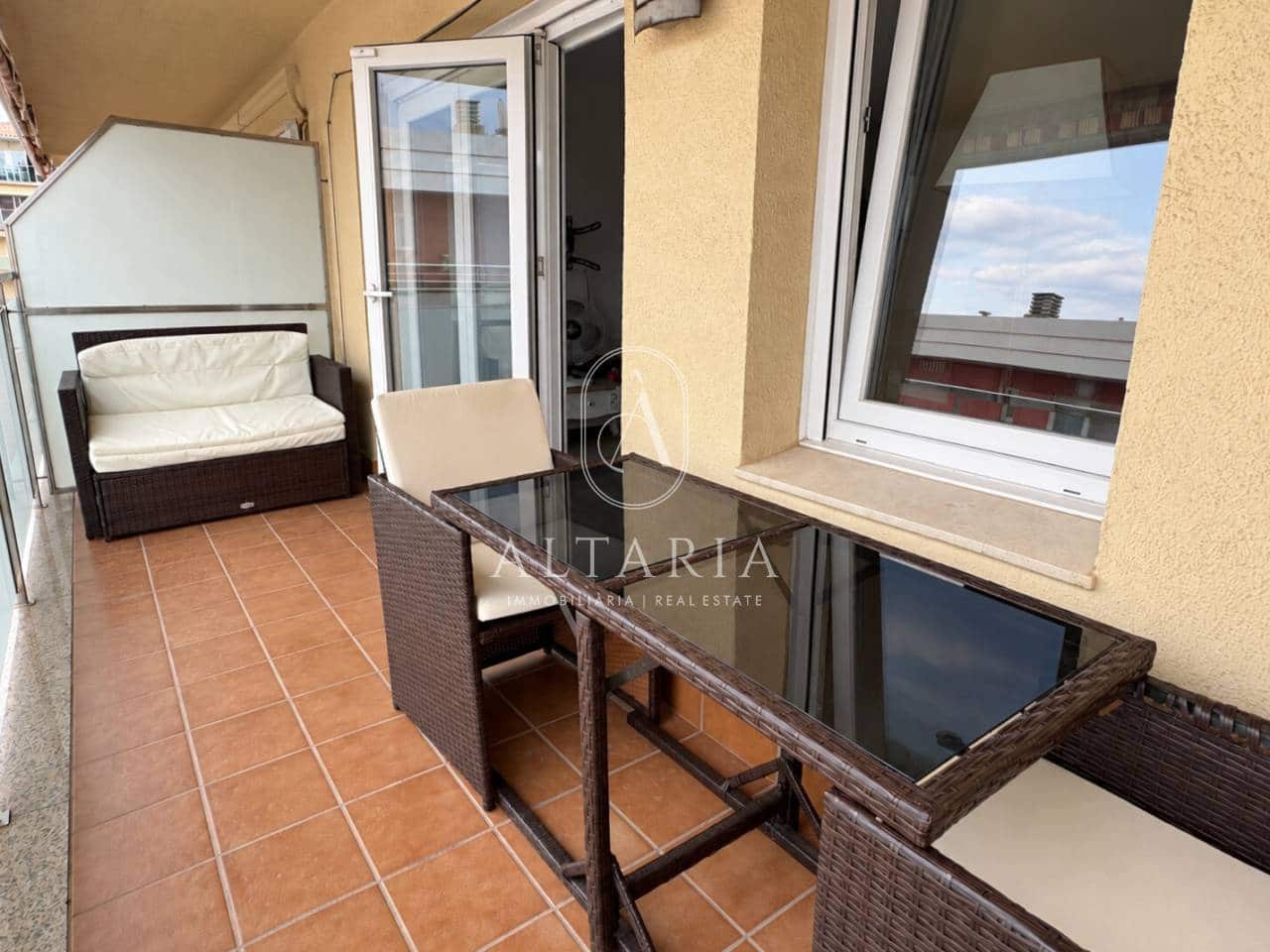 2 slaapkamer Flat te koop in Santa Susanna met zwembad garage - € 199.000 (Ref: 10132678)