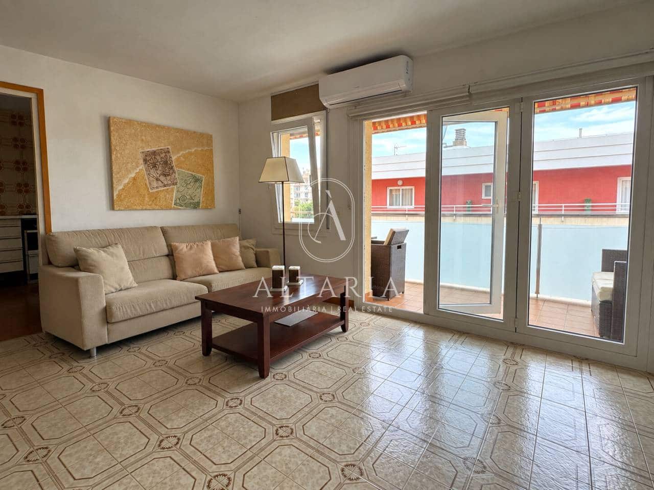 2 slaapkamer Flat te koop in Santa Susanna met zwembad garage - € 199.000 (Ref: 10132678)