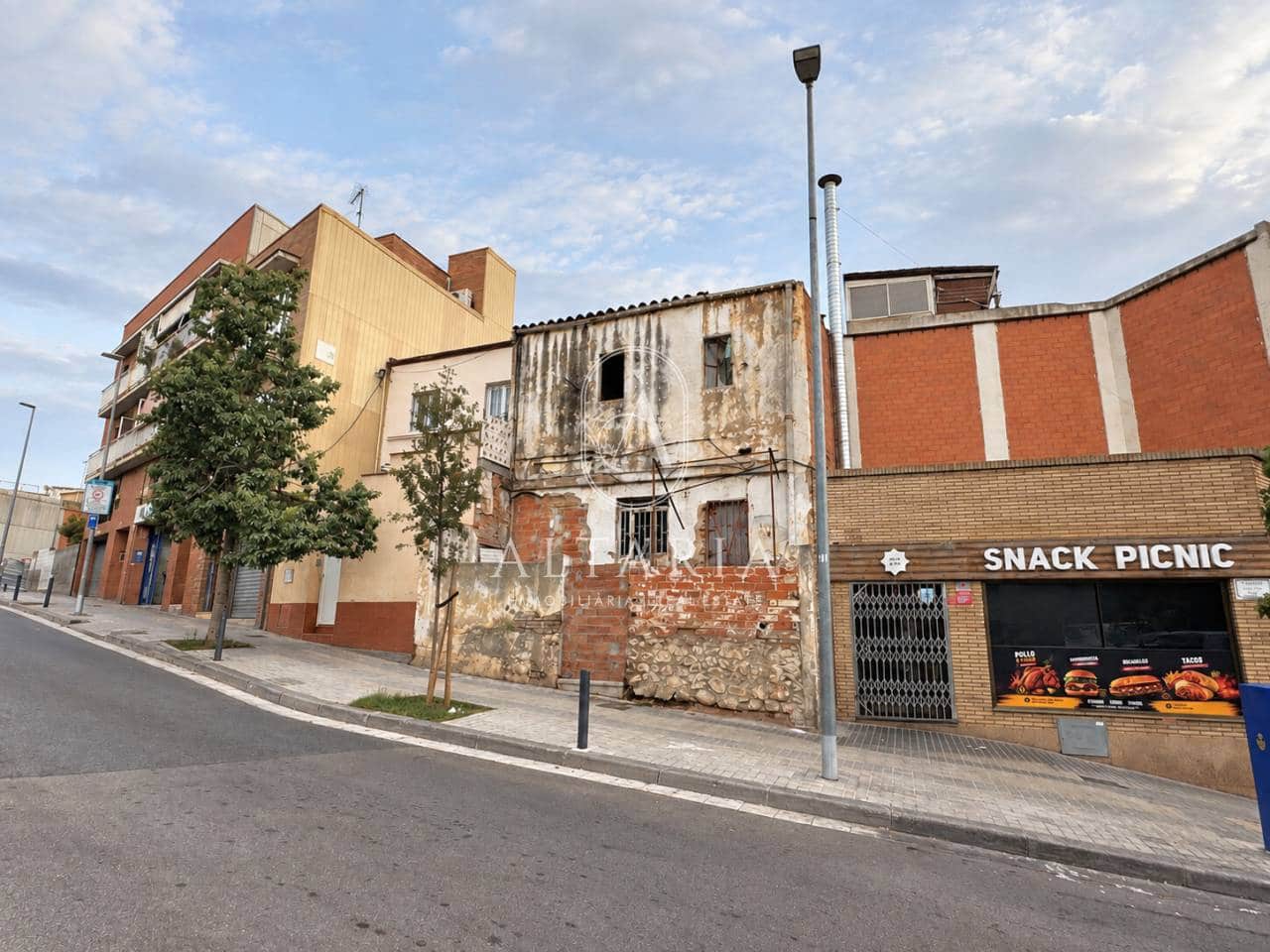 Byggetomt til salgs i Santa Coloma de Gramenet - € 195 000 (Ref: 10132679)