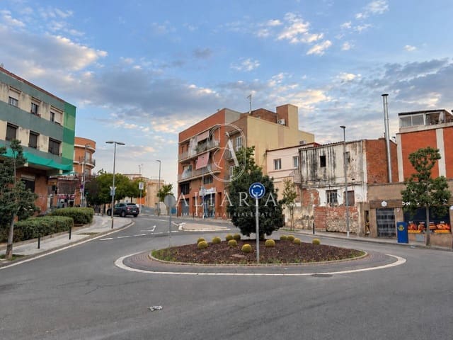 Byggetomt til salgs i Santa Coloma de Gramenet - € 195 000 (Ref: 10132679)