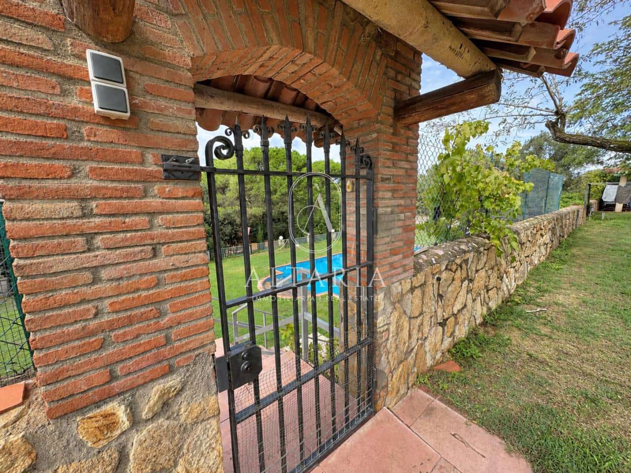 9 slaapkamer Finca/Landhuis te koop in Tordera met zwembad - € 1.295.000 (Ref: 10145657)