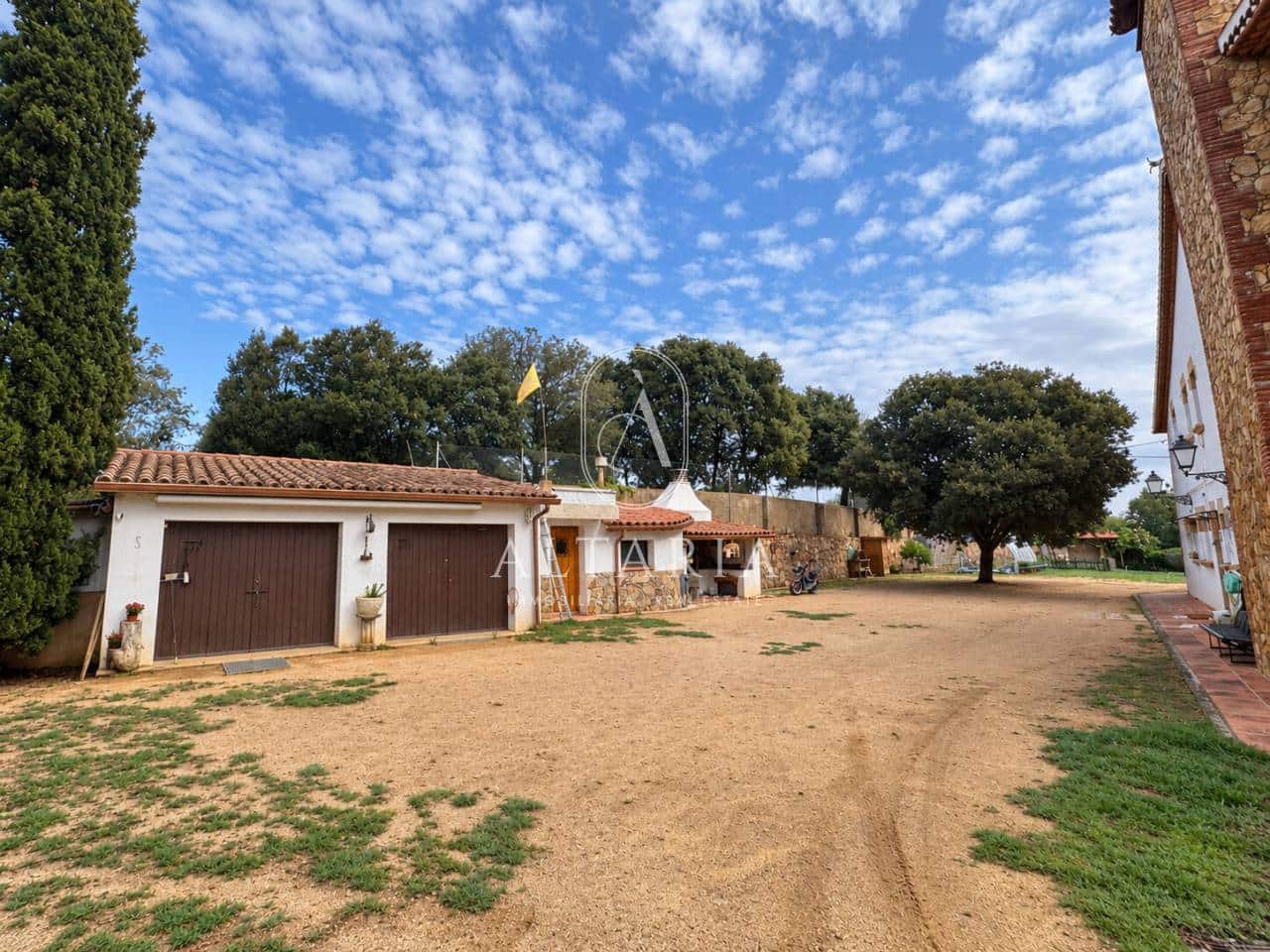 9 slaapkamer Finca/Landhuis te koop in Tordera met zwembad - € 1.295.000 (Ref: 10145657)