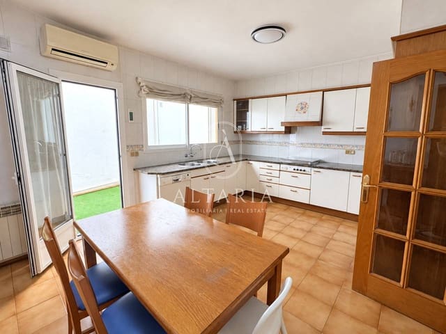 4 soverom Rekkehus til salgs i Blanes med garasje - € 545 000 (Ref: 10160800)