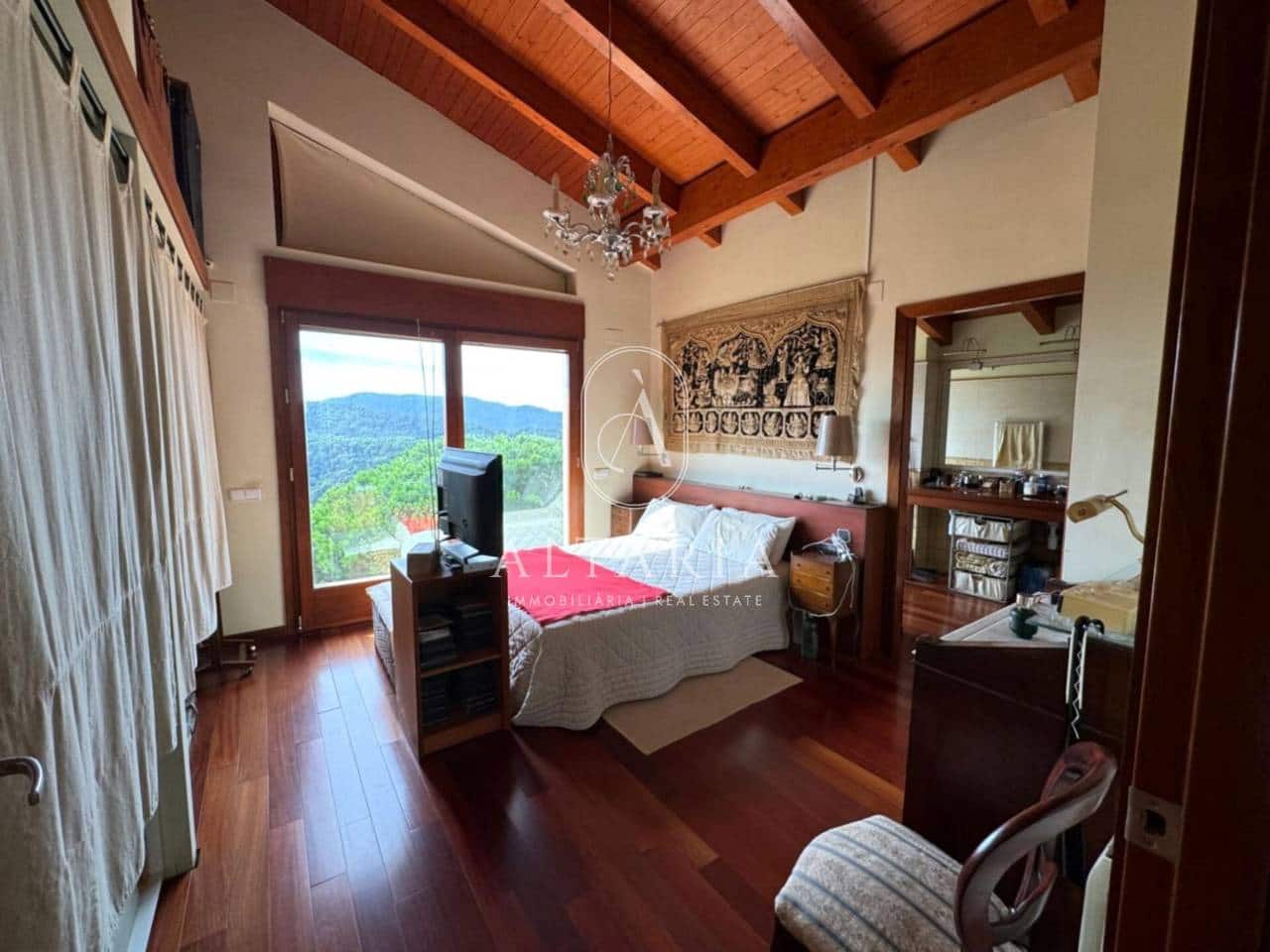 5 slaapkamer Villa te koop in Arenys de Munt met garage - € 649.000 (Ref: 9626253)