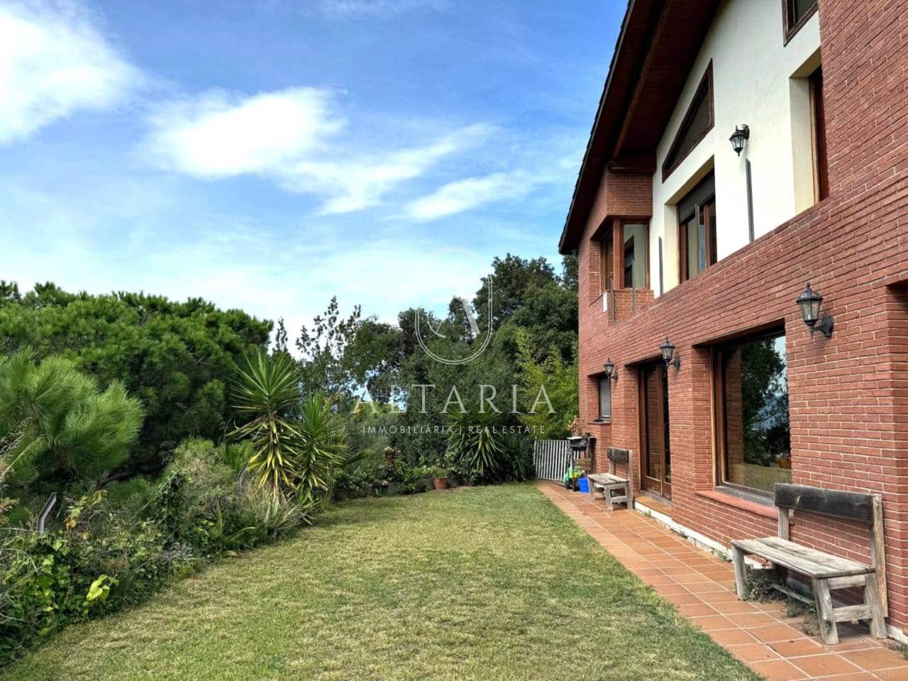 5 slaapkamer Villa te koop in Arenys de Munt met garage - € 649.000 (Ref: 9626253)