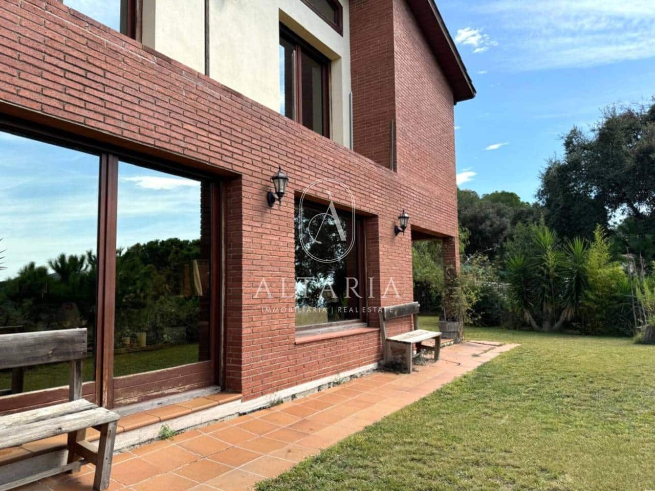 5 slaapkamer Villa te koop in Arenys de Munt met garage - € 649.000 (Ref: 9626253)