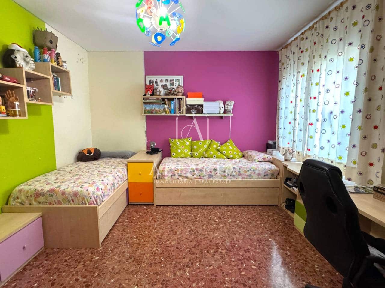 8 makuuhuone Maalaistalo myytävänä paikassa Mataro mukana uima-altaan 
autotalli - 890 000 € (Ref: 9626255)