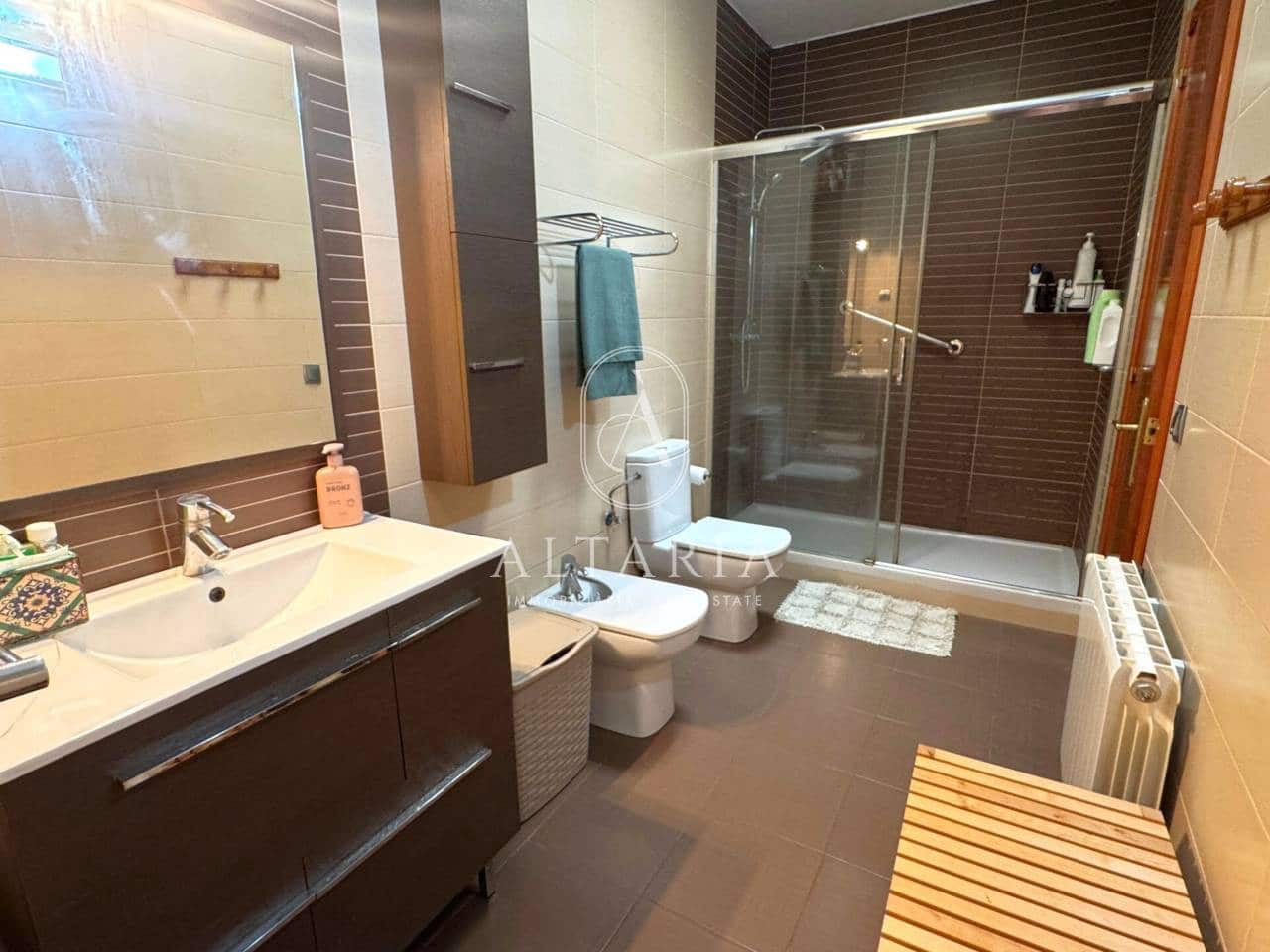 8 makuuhuone Maalaistalo myytävänä paikassa Mataro mukana uima-altaan 
autotalli - 890 000 € (Ref: 9626255)