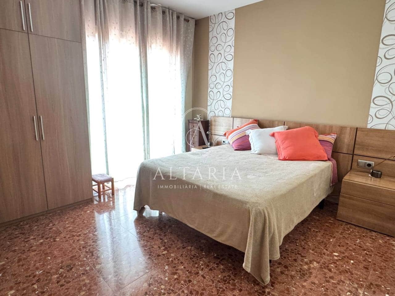 8 makuuhuone Maalaistalo myytävänä paikassa Mataro mukana uima-altaan 
autotalli - 890 000 € (Ref: 9626255)