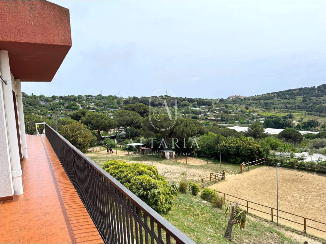 8 makuuhuone Maalaistalo myytävänä paikassa Mataro mukana uima-altaan 
autotalli - 890 000 € (Ref: 9626255)