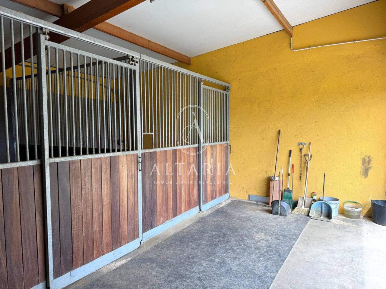 8 makuuhuone Maalaistalo myytävänä paikassa Mataro mukana uima-altaan 
autotalli - 890 000 € (Ref: 9626255)