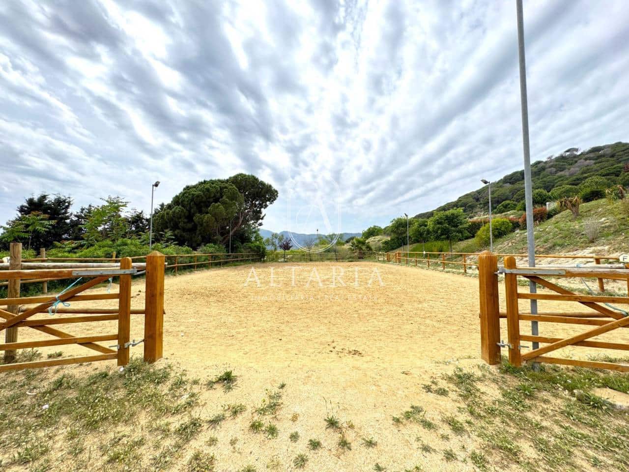 8 makuuhuone Maalaistalo myytävänä paikassa Mataro mukana uima-altaan 
autotalli - 890 000 € (Ref: 9626255)