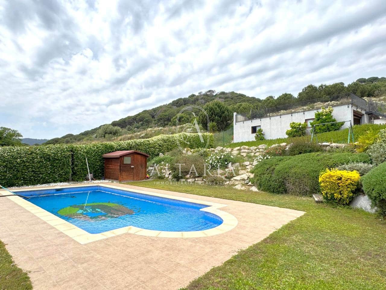 8 makuuhuone Maalaistalo myytävänä paikassa Mataro mukana uima-altaan 
autotalli - 890 000 € (Ref: 9626255)