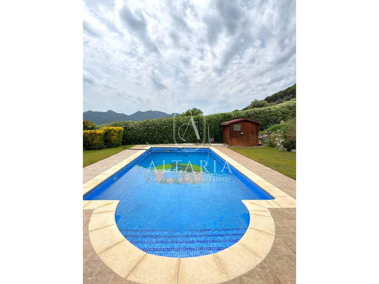 8 makuuhuone Maalaistalo myytävänä paikassa Mataro mukana uima-altaan 
autotalli - 890 000 € (Ref: 9626255)