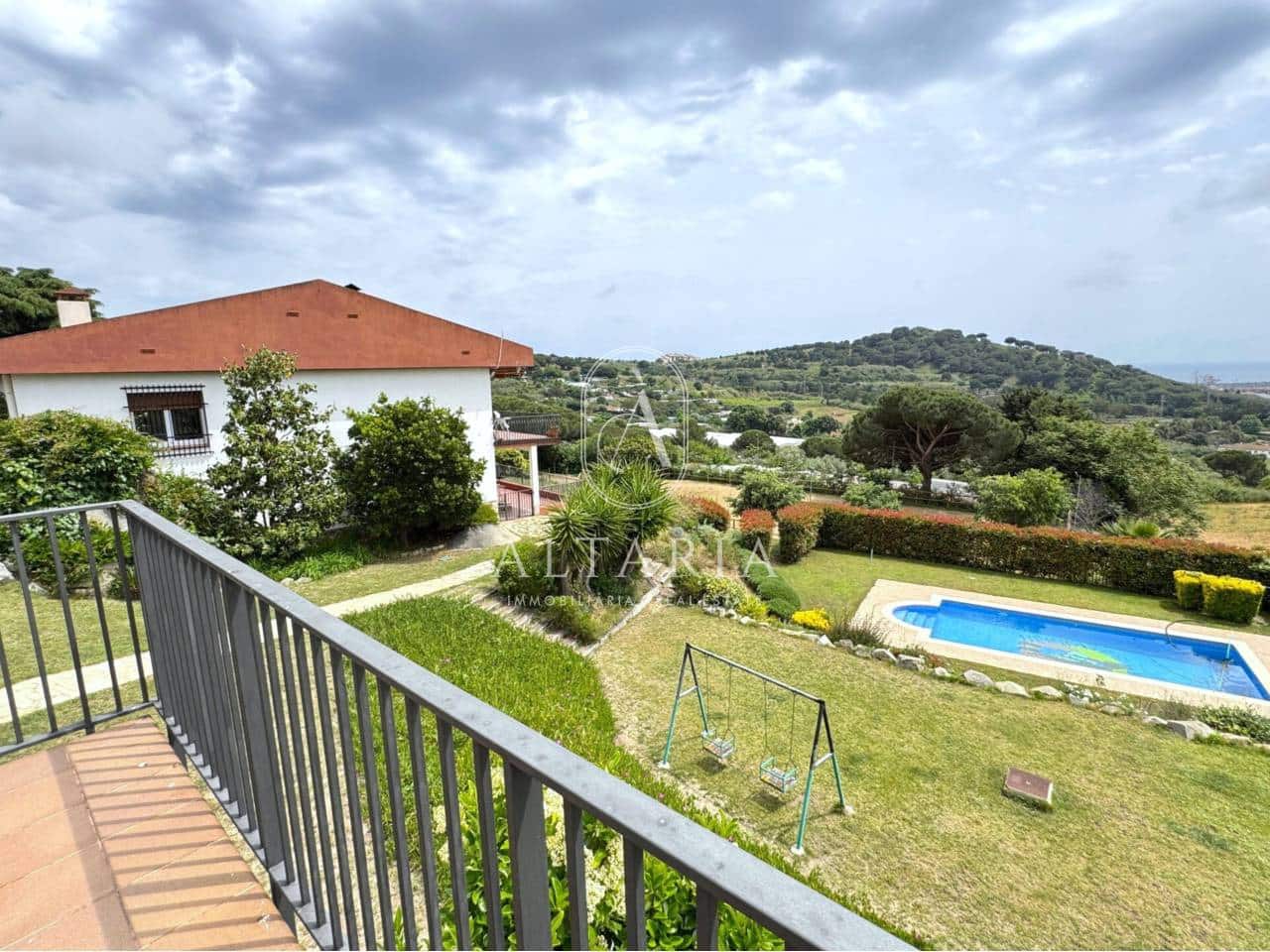 8 makuuhuone Maalaistalo myytävänä paikassa Mataro mukana uima-altaan 
autotalli - 890 000 € (Ref: 9626255)