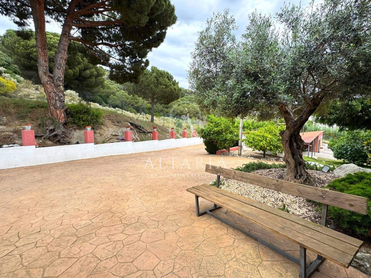 8 makuuhuone Maalaistalo myytävänä paikassa Mataro mukana uima-altaan 
autotalli - 890 000 € (Ref: 9626255)