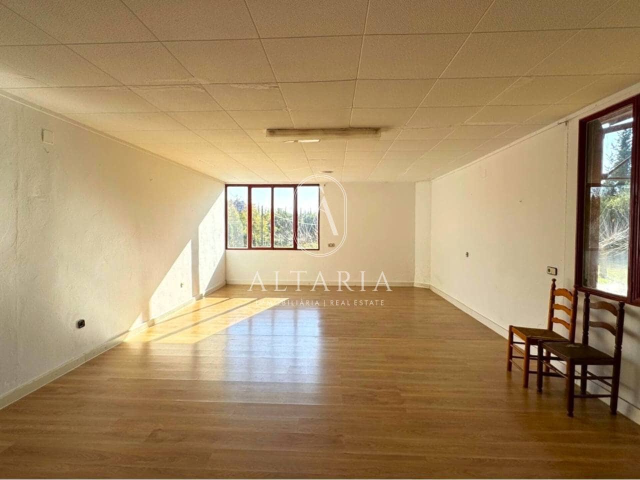 10 makuuhuone Maalaistalo myytävänä paikassa Celra mukana uima-altaan - 600 000 € (Ref: 9626261)