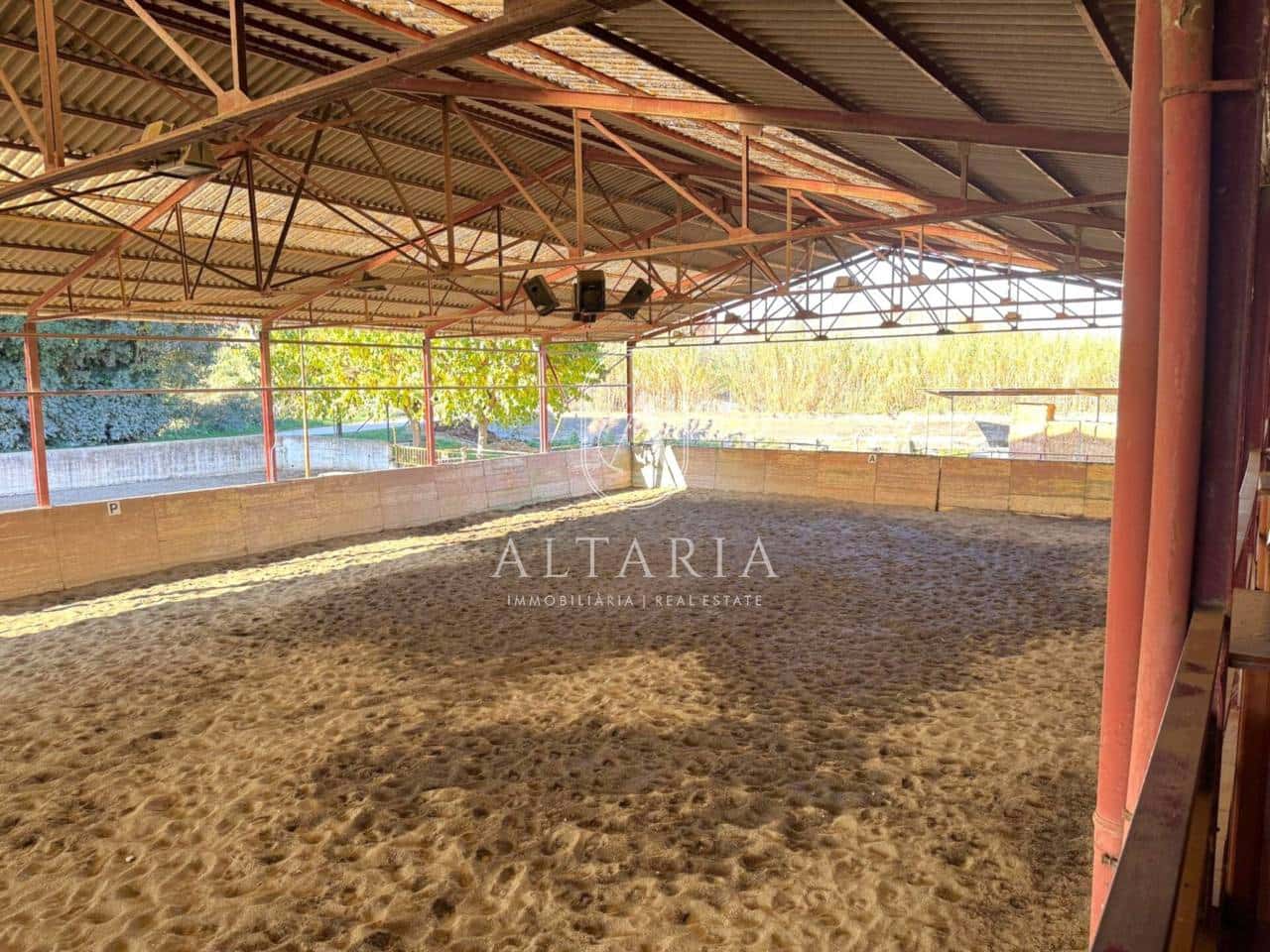 10 makuuhuone Maalaistalo myytävänä paikassa Celra mukana uima-altaan - 600 000 € (Ref: 9626261)