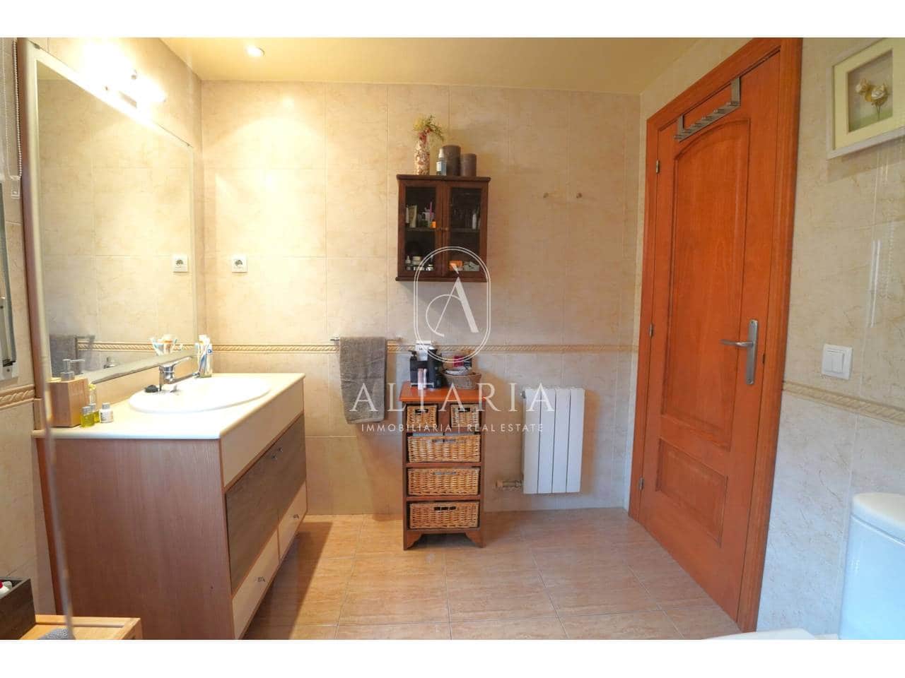 4 sovrum Hus till salu i Malgrat de Mar med garage - 468 000 € (Ref: 9626265)