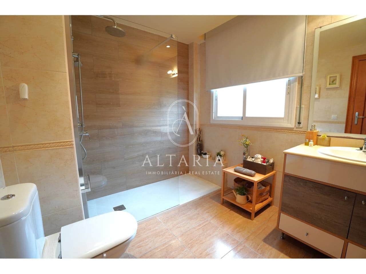 4 sovrum Hus till salu i Malgrat de Mar med garage - 468 000 € (Ref: 9626265)