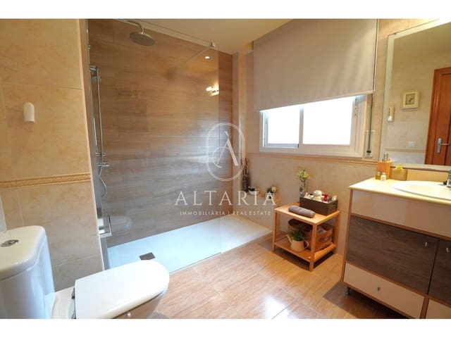 4 sovrum Hus till salu i Malgrat de Mar med garage - 468 000 € (Ref: 9626265)