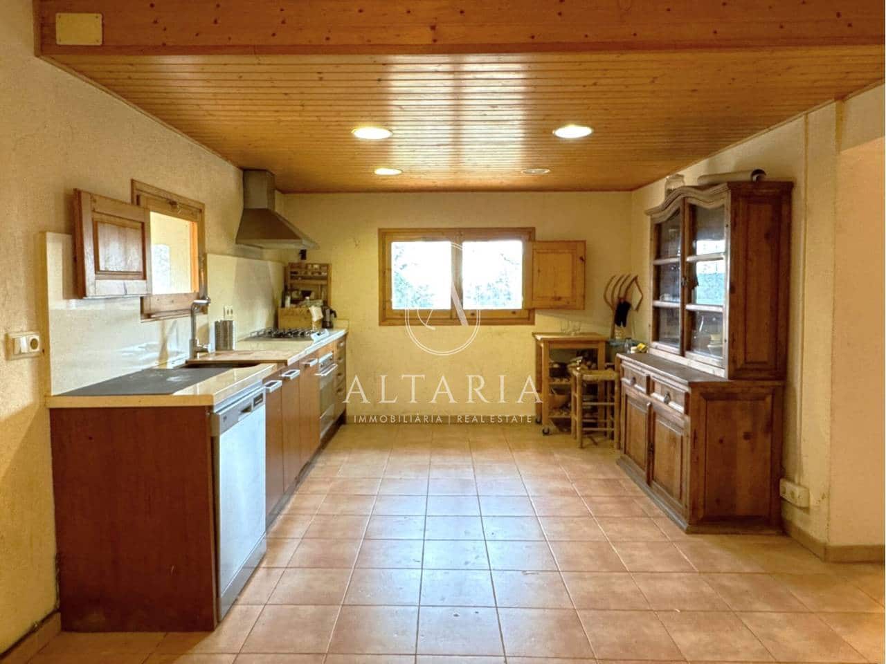 4 slaapkamer Finca/Landhuis te koop in Arbucies met garage - € 378.000 (Ref: 9626272)