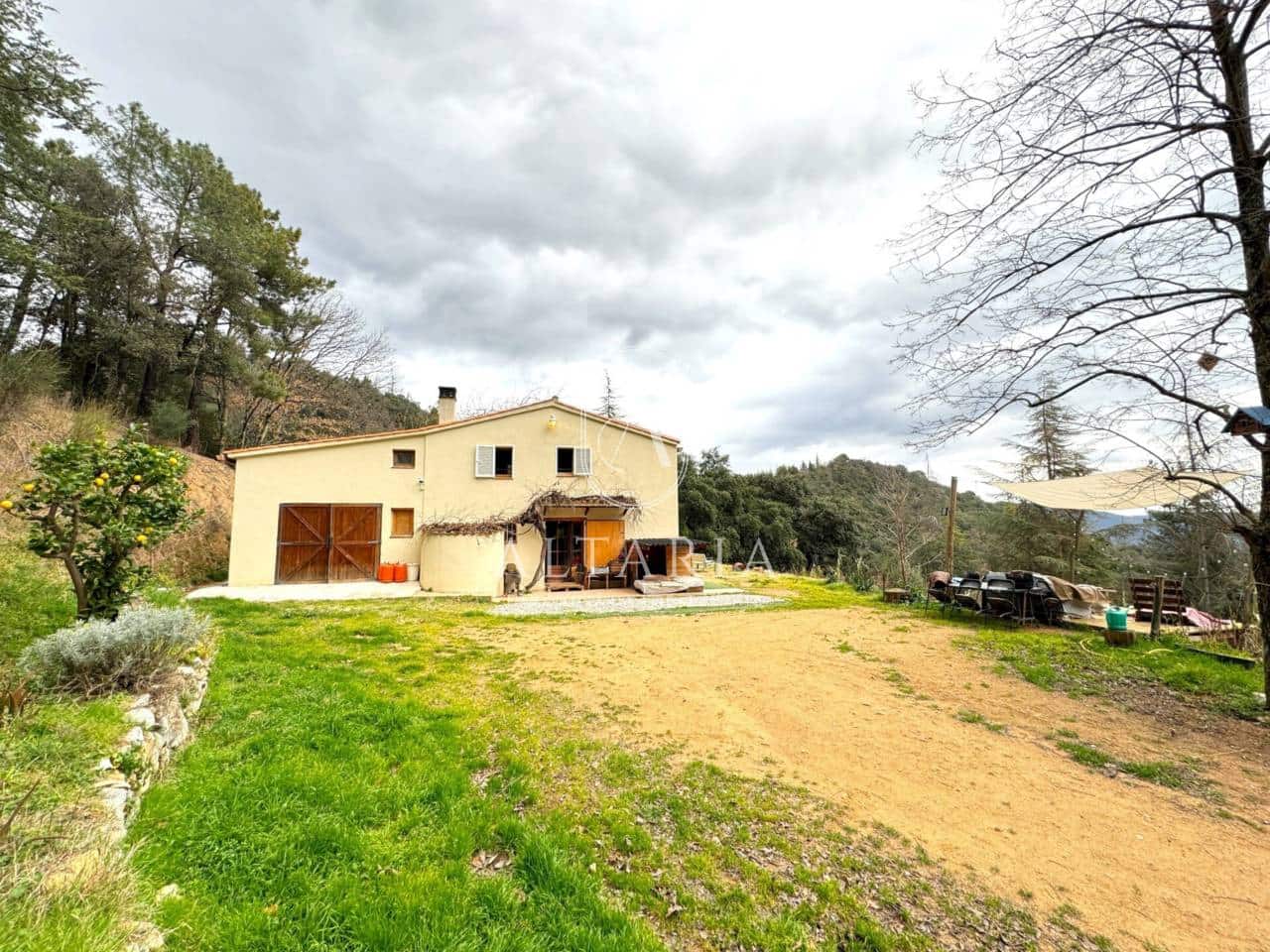 4 slaapkamer Finca/Landhuis te koop in Arbucies met garage - € 378.000 (Ref: 9626272)