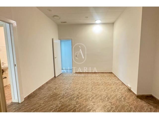 3 quarto Comercial para arrendar em Malgrat de Mar - 550 € (Ref: 9638942)