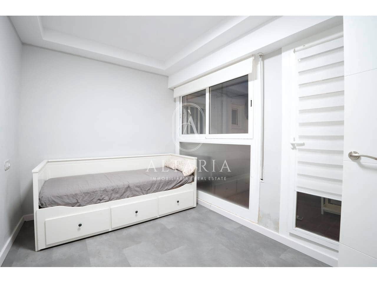 3 bedroom Flat for sale in Malgrat de Mar - € 182,000 (Ref: 9703356)