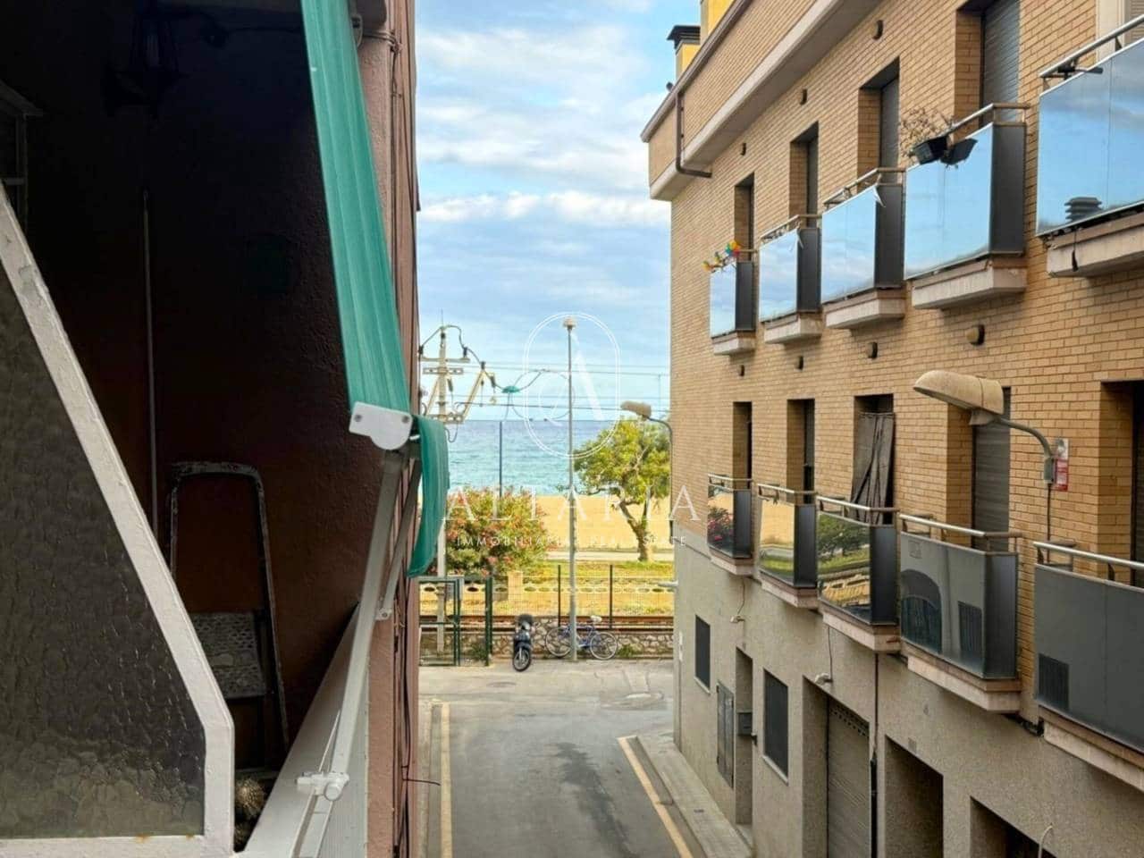 3 bedroom Flat for sale in Malgrat de Mar - € 182,000 (Ref: 9703356)