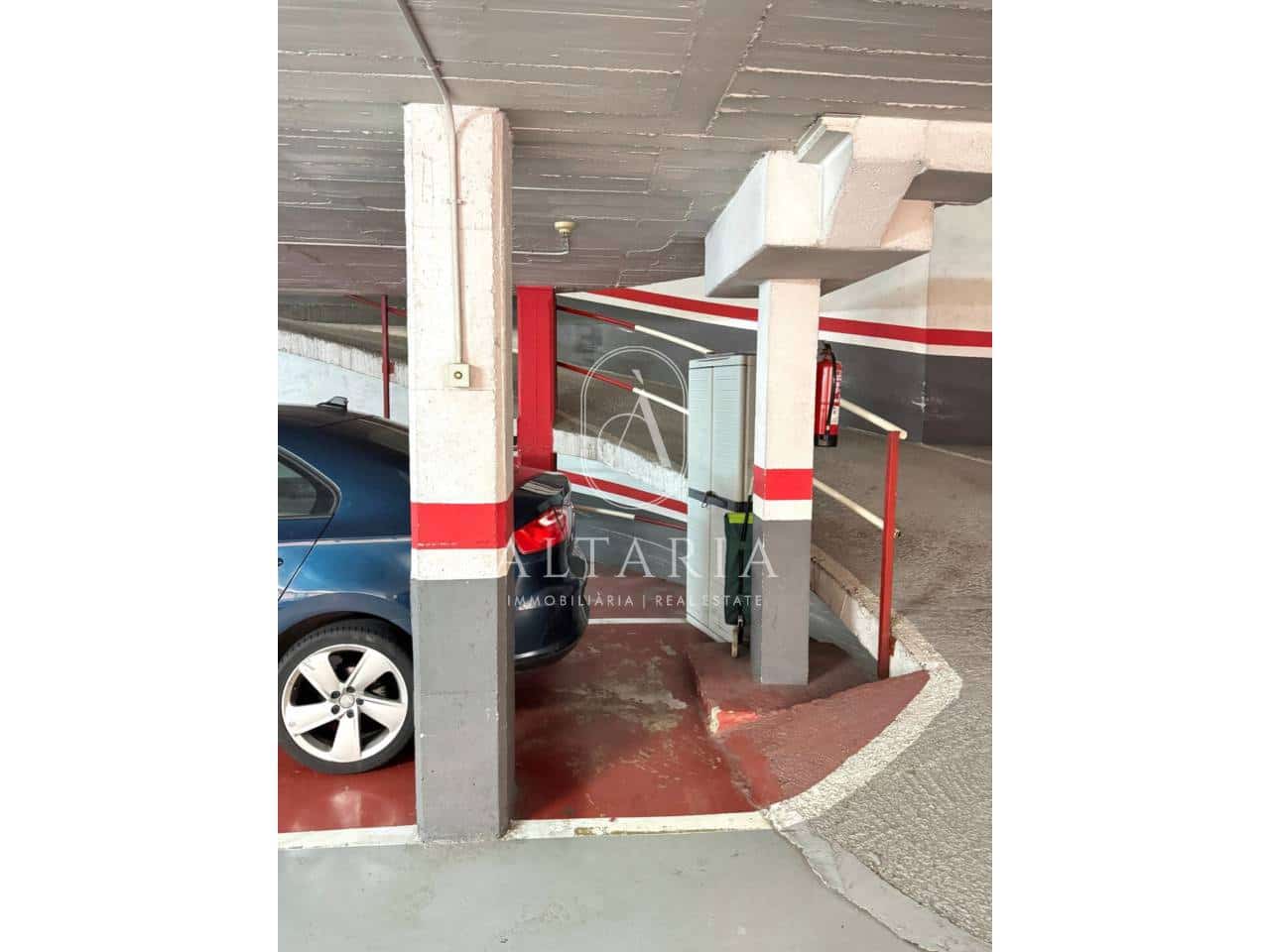 Garaje en Barcelona ciudad en venta - 70.000 € (Ref: 9743978)