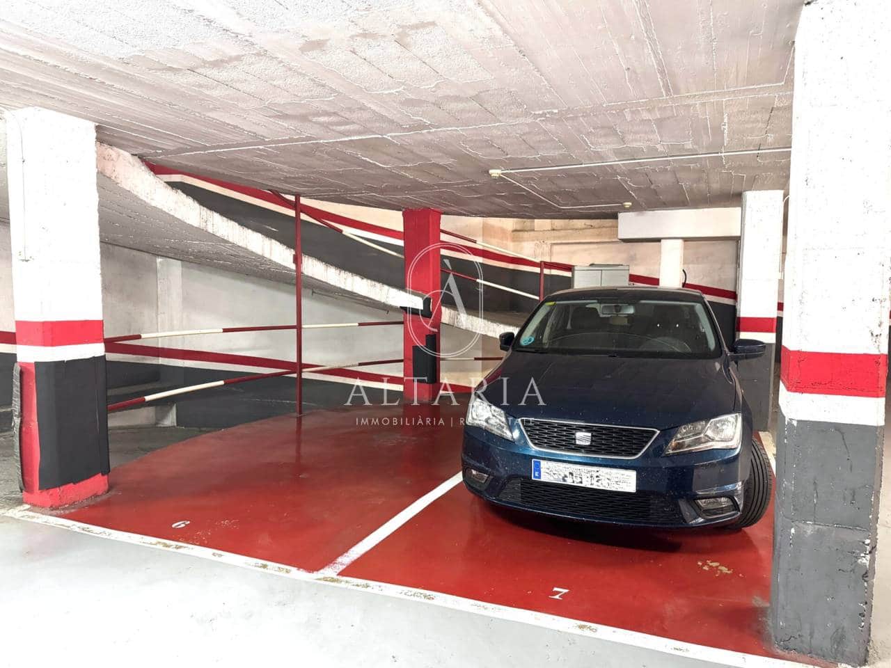 Garaje en Barcelona ciudad en venta - 70.000 € (Ref: 9743978)