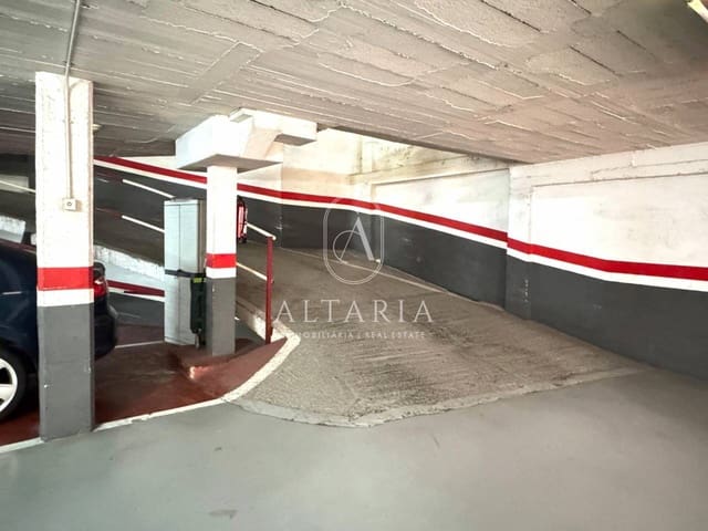 Garaje en Barcelona ciudad en venta - 70.000 € (Ref: 9743978)